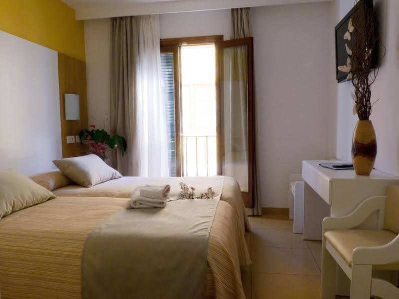 Hostal Ciutadella Ciutadella  Esterno foto