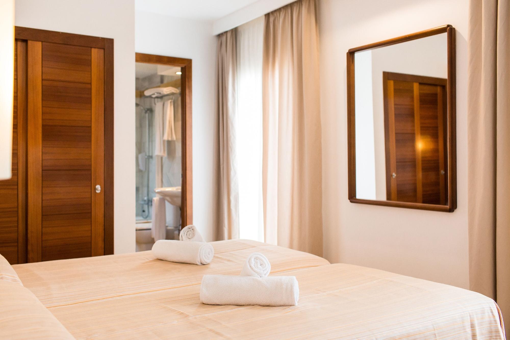 Hostal Ciutadella Ciutadella  Esterno foto