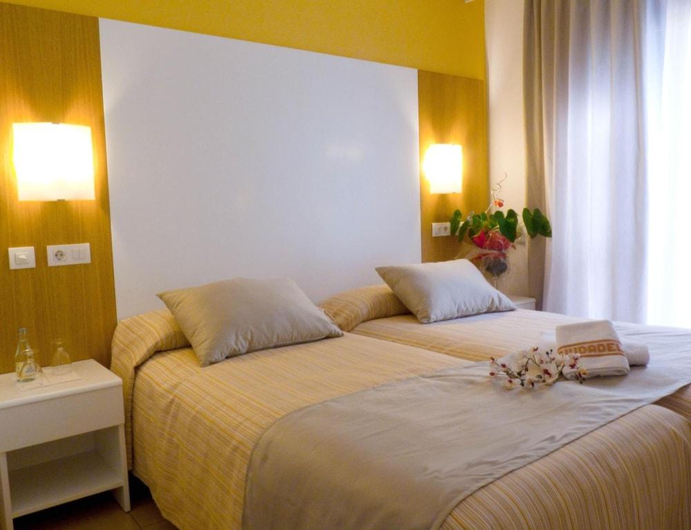 Hostal Ciutadella Ciutadella  Esterno foto